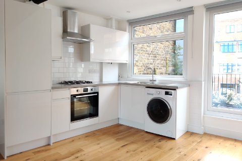 Studio to rent in Farringdon Road, London EC1M