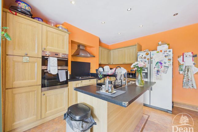 9, Naas Lane, Lydney photo 3