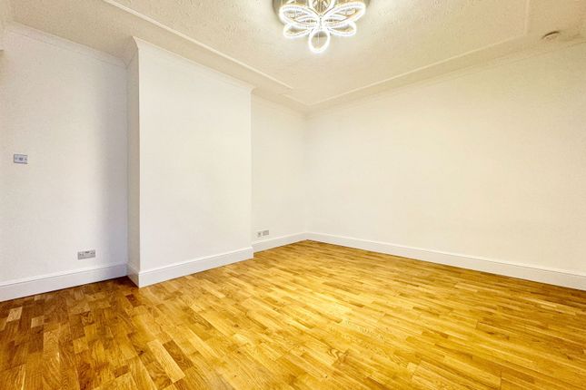 63, Constarry Road, Glasgow photo 4