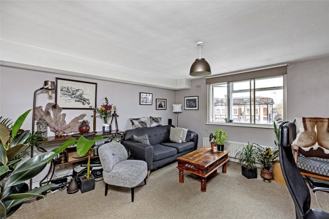 Slievemore Close, London photo 4