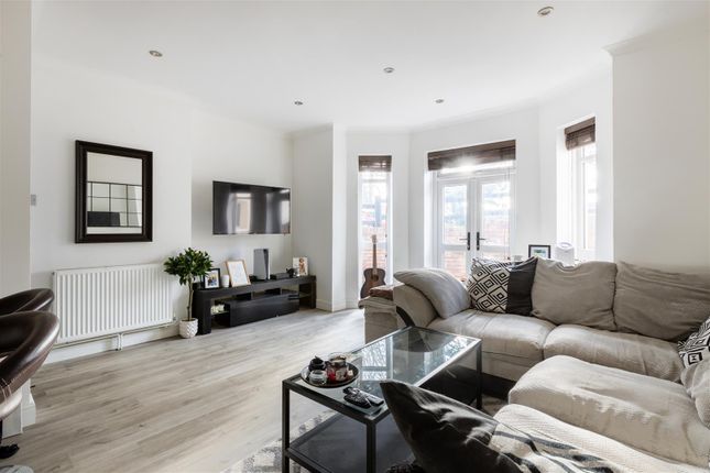 Flat 1, Hatherlow House, 7, Raglan Road, Reigate photo 4