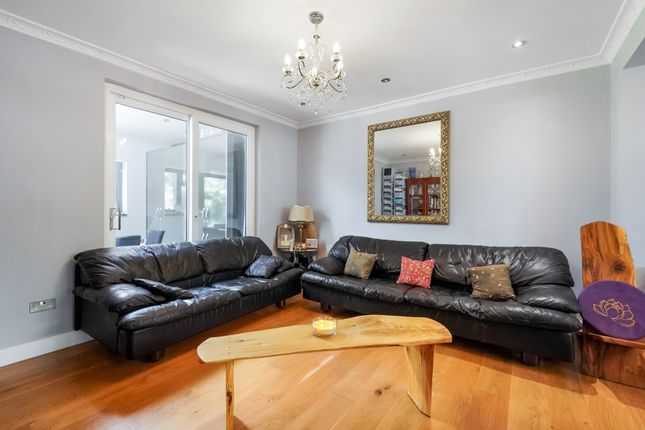 104, Woodlands Road, Isleworth photo 4