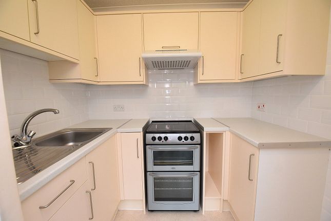 Flat 19, Homecanton House, Carrington Way, Somerset photo 4