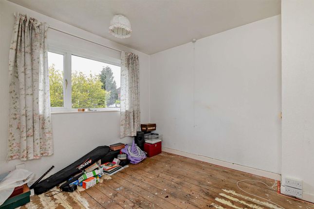 00, Millbrook Grove, Stoke-On-Trent photo 2