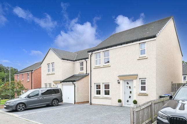 17, Kingfisher Grove, Galashiels photo 3