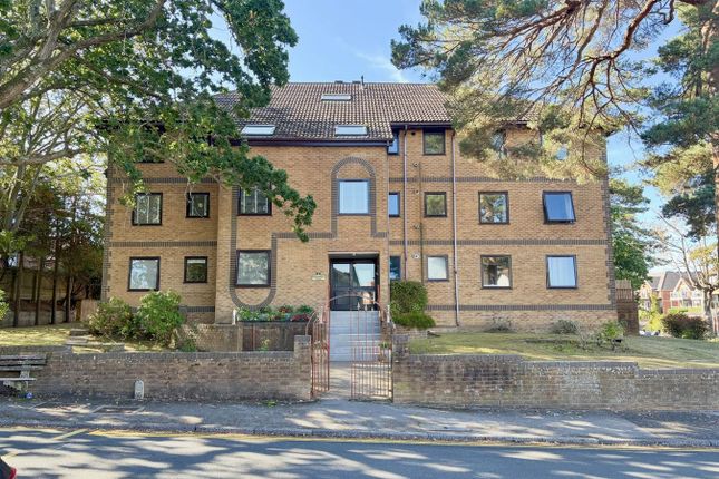 Flat 8 Grandier Court, Sandecotes Road, Poole photo 4