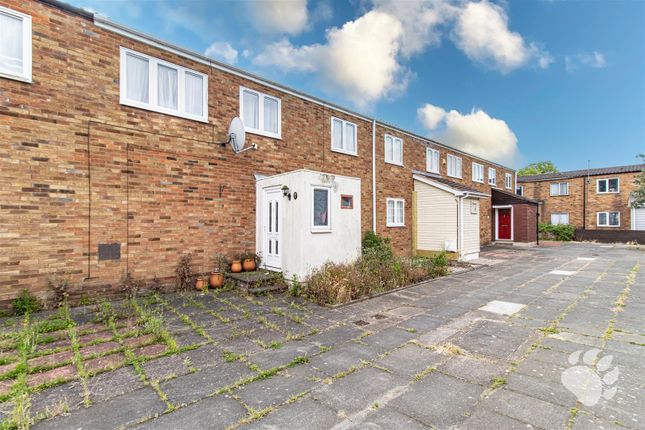 Thumbnail Terraced house for sale in Wythefield, Pitsea