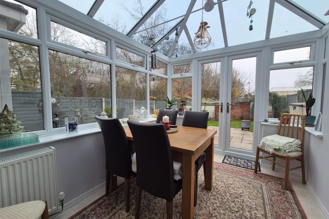 18, Reynards Meadow, Telford photo 4