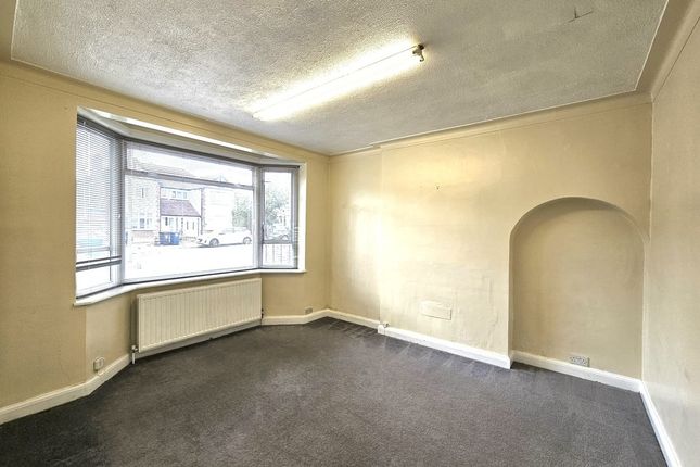 15, Beulah Close, Edgware photo 2