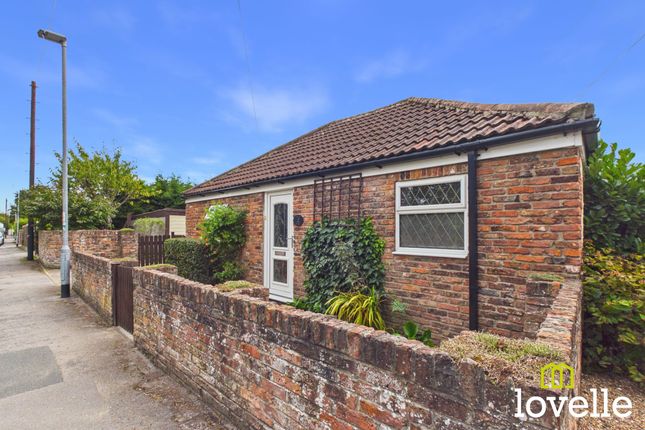 2 Middledyke Lane, Cottingham photo 2