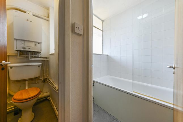 12 Wood Field, Parkhill Road, London photo 4