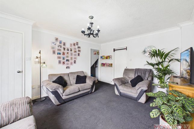 5 Riversleigh, Wrexham photo 2