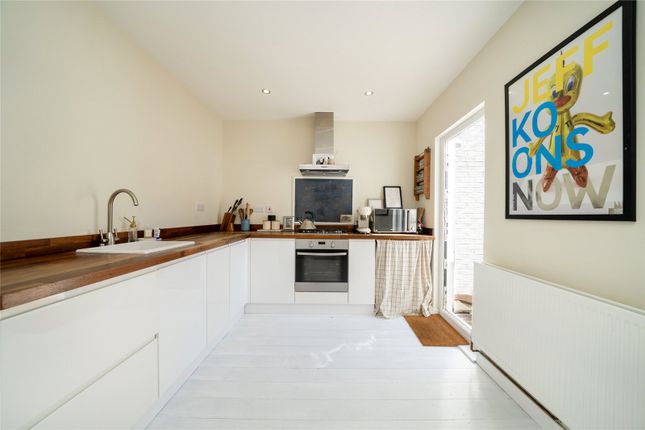 46, Helena Road, London photo 4