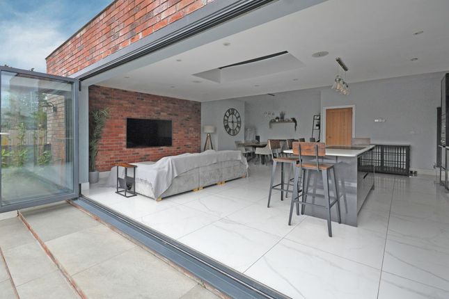 37, Cae Brynton Road, Newport photo 4