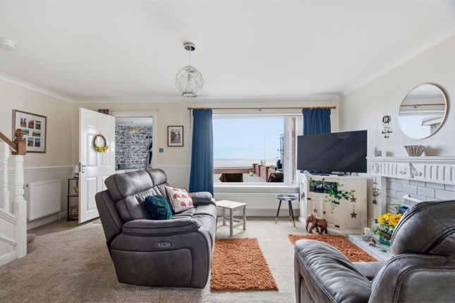90, South Promenade, WITHERNSEA photo 4