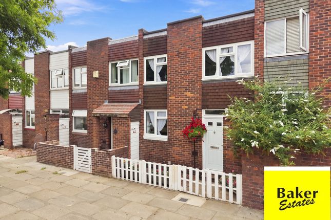 13, Stanway Close, Chigwell photo 2