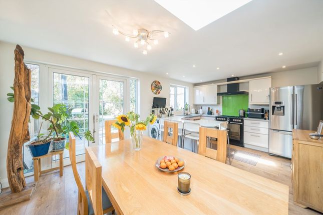 2, Twining Avenue, Twickenham photo 4