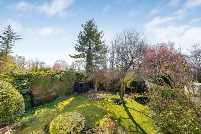 35, Courtbrook, Gloucestershire photo 3