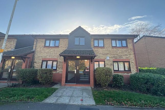Waterside Close, Barking, London, Ig11