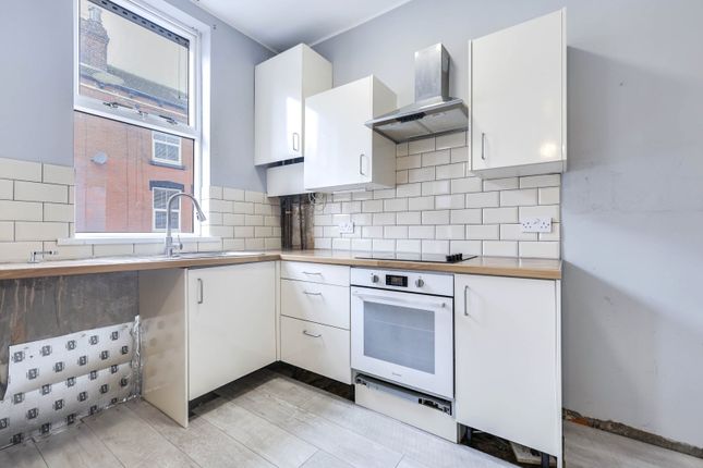10, Claremont Place, West Yorkshire photo 4