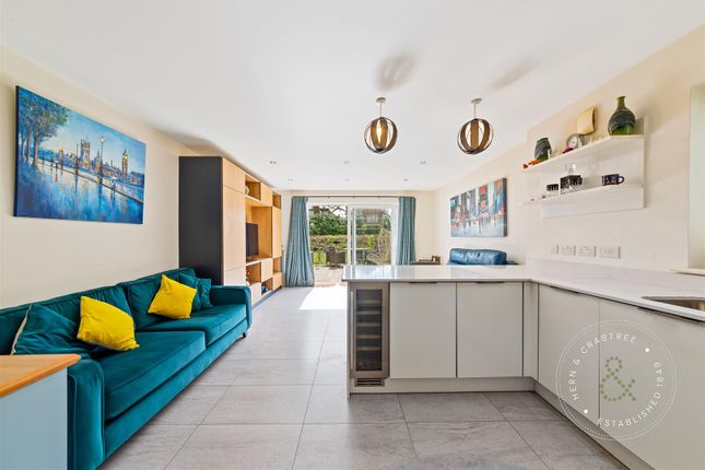 Flat 5, The Retreat, The Chantry, Cardiff photo 3