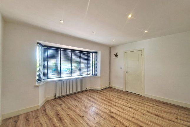 61, Eton Avenue, Newark photo 5