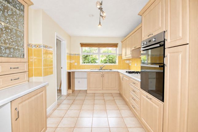 7 Pond Close, Huntingdon photo 2