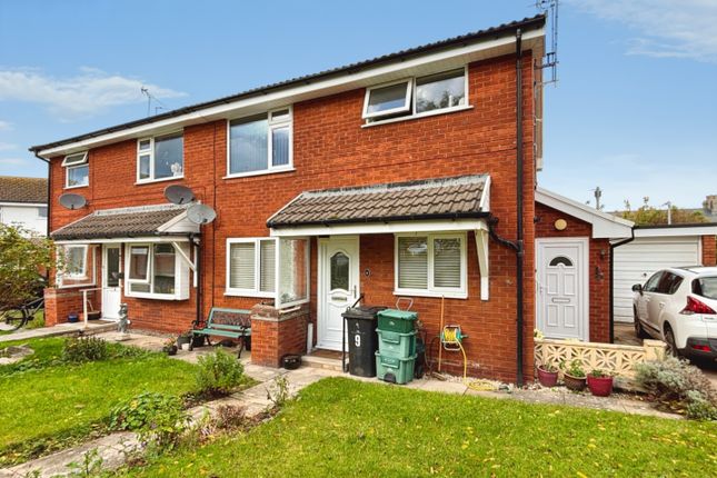 2-bed flat on Harp Court, Abergele, £130,000