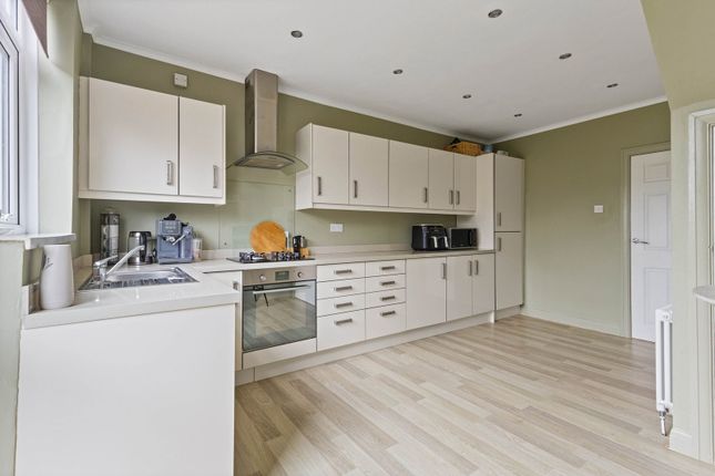 30, Sotheron Croft, Pontefract photo 4