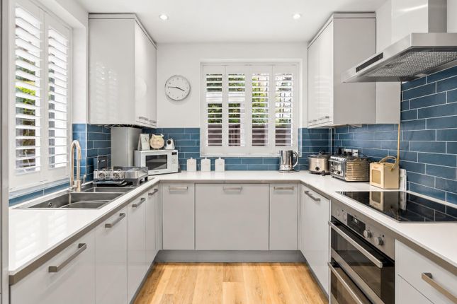 Clarendon Road, Sale photo 2