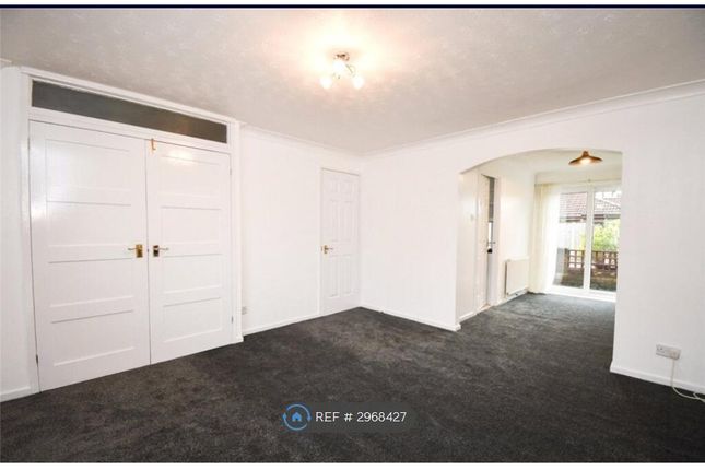 Blackthorne Avenue, Whitby, Ellesmere Port photo 3