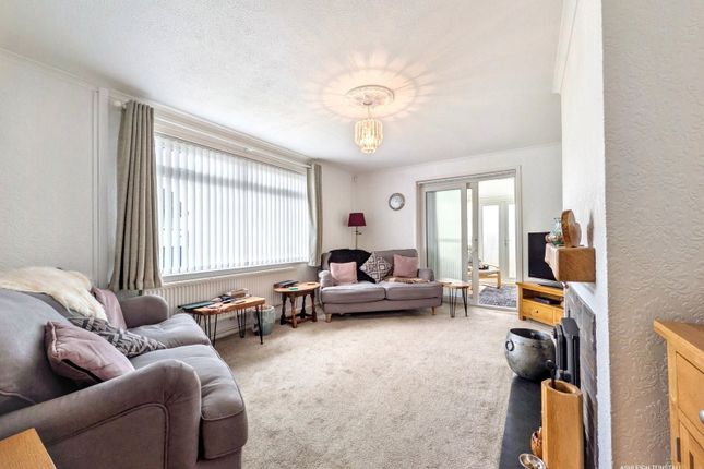 10, Whitestiles, Workington photo 3