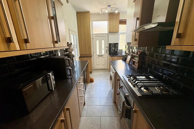 7, Cambridge Street, Bradford photo 3