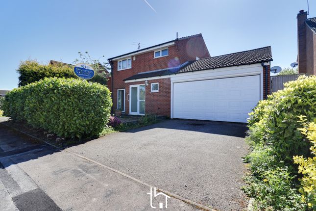Thumbnail Semi-detached house to rent in Fernie Close, Oadby, Leicester