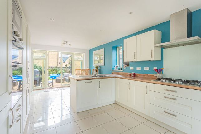 3, Andrews Close, Tetbury photo 4