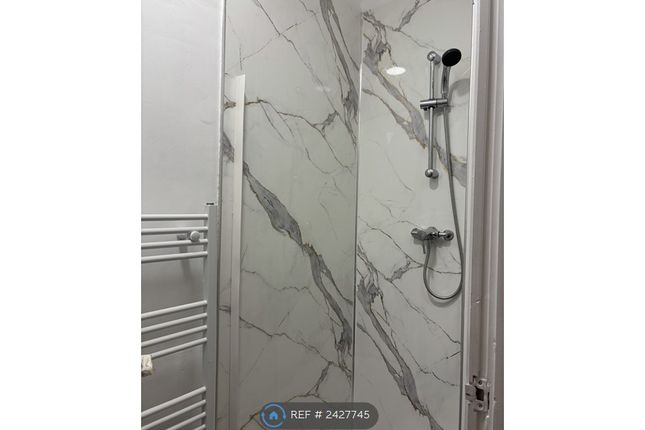 Room 1 - Downstairs Ensuite