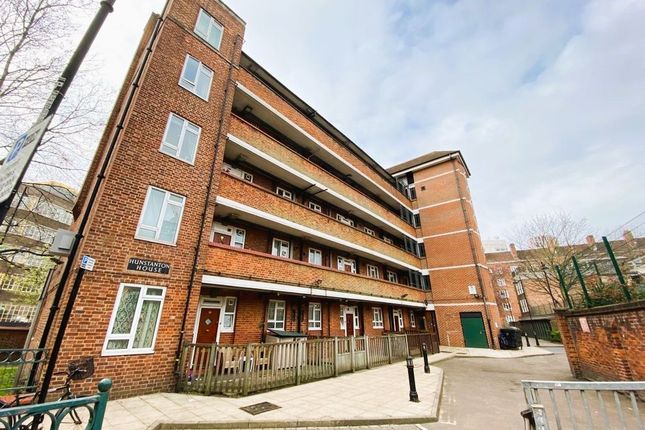 Flat for sale in Cosway Street, London