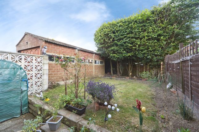 15, Highwood Grove, Leeds photo 4