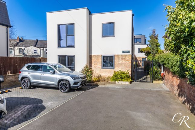 1-bed flat on 4 Yeend House Apts Knapp Road, Cheltenham, Cheltenham, £170,000