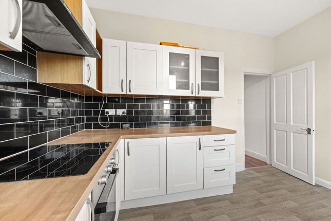5 Aston View, Leeds photo 4
