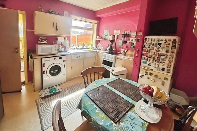 15, Acton Avenue, Nottingham photo 3