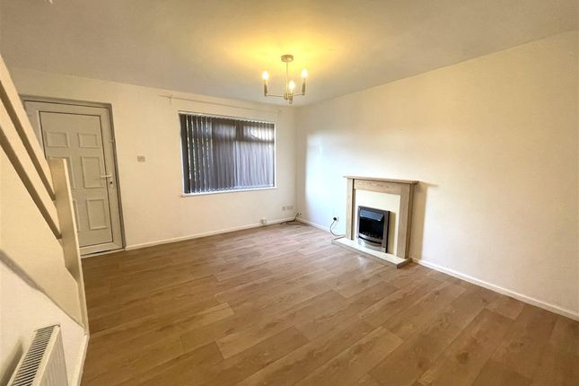 26, Hopes Farm Road, Leeds photo 2