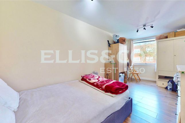 Flat 3, 64-66, Ealing Road, Greater London photo 4