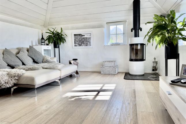 Cottage Living Space.Jpeg