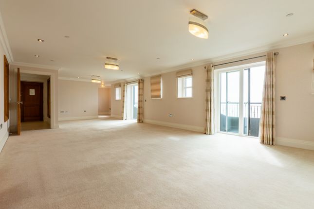 Flat for sale in Apt. 12 Kensington Place Apartments, Imperial Terrace, Onchan