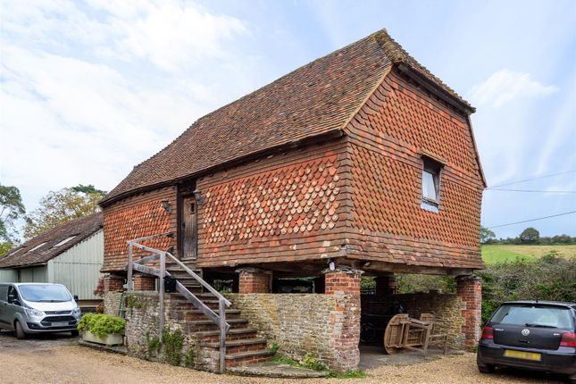 1-bed house on The Granary, Slades Farm, Thorncombe Street, Guildford, £1,500/mo