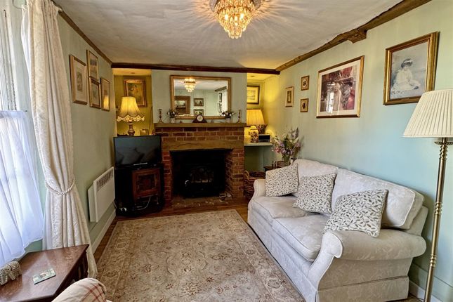 9 Deanery Place, Church Street, Godalming photo 3