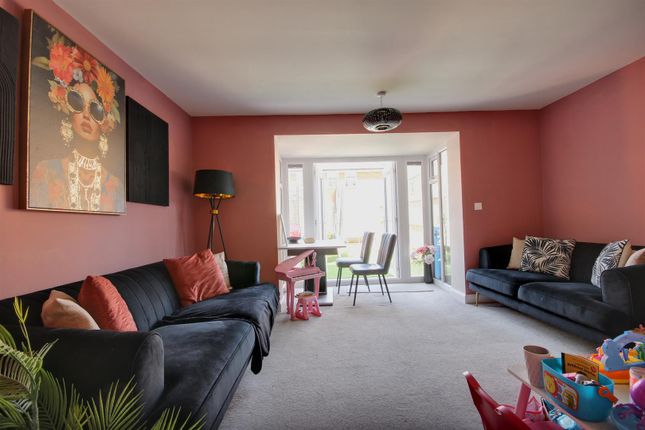 8, Whitebeam Lea, Beverley photo 4