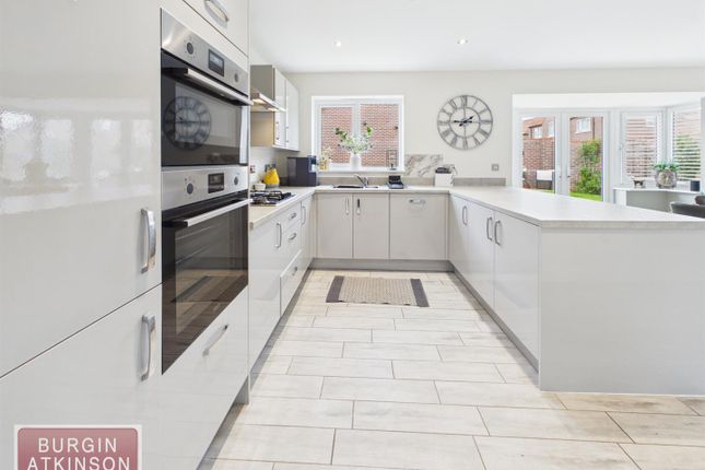 13, Forester Gardens, Retford photo 3