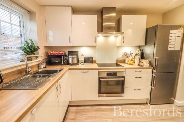 12, Beehive Avenue, Witham photo 2